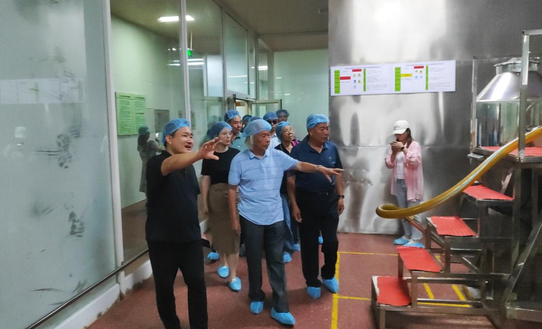 新乡市餐饮行业协会赴河南晓田祥餐饮管理有限公司参观交流